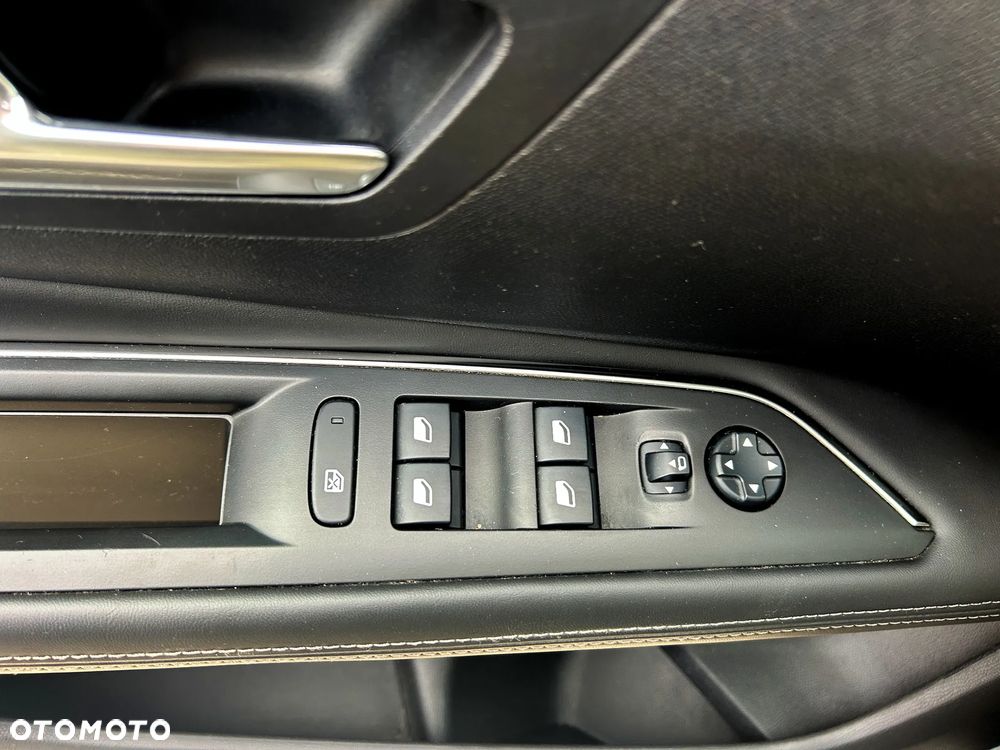 Peugeot 3008 BlueHDi 120 Stop & Start EAT6 Allure - 22