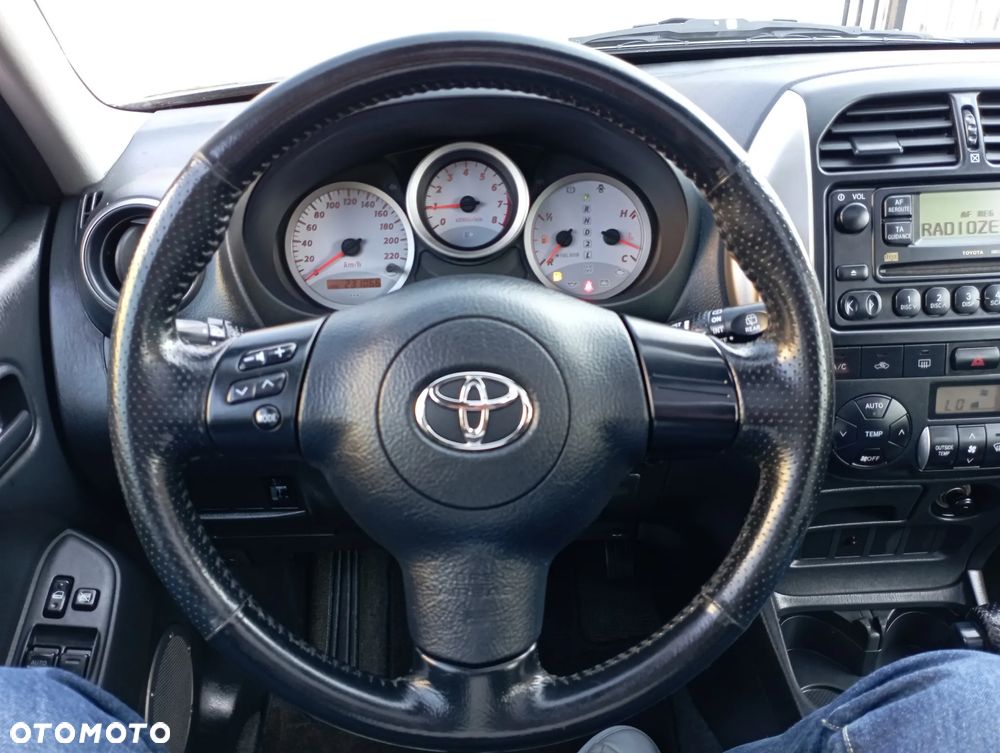 Toyota RAV4 2.0 VVT-i 4x4 - 13