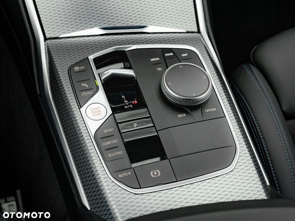 BMW Seria 3 318i M Sport - 19