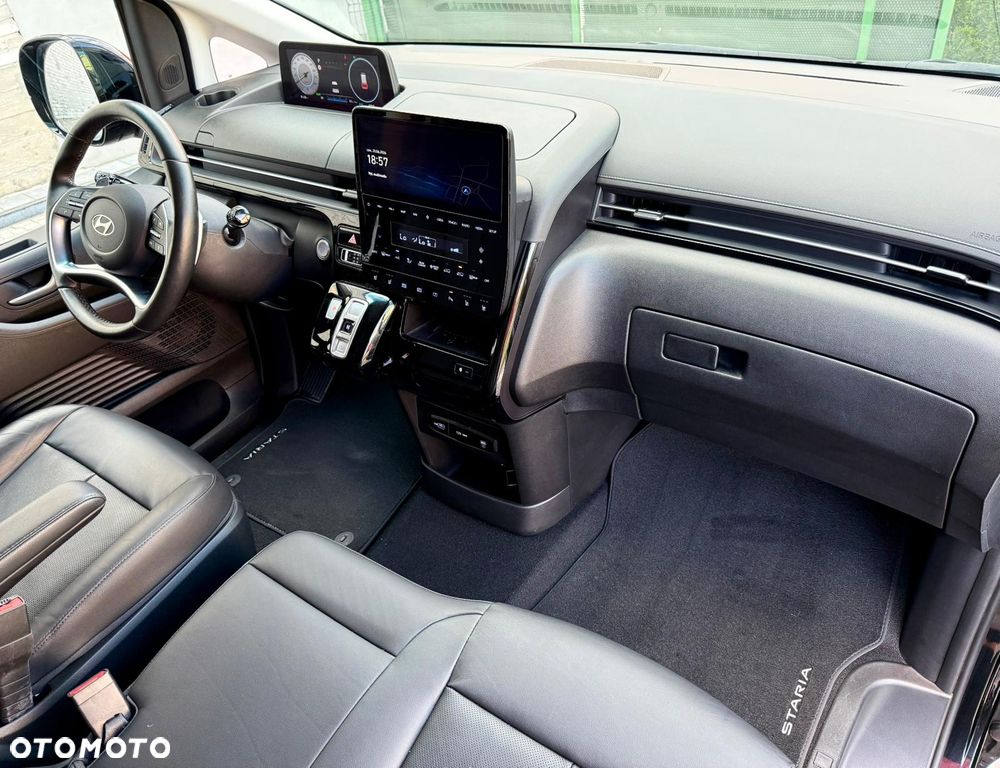 Hyundai Staria 1.6 T-GDI HEV Smart VIP - 35