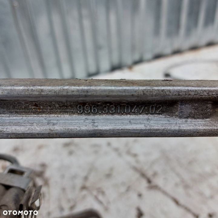 ZWROTNICA PIASTA TYL PRAWA PORSCHE CARERRA 911 996 99633111205 ORYGINAL DEMONTAZ 996.331.112.05 - 8