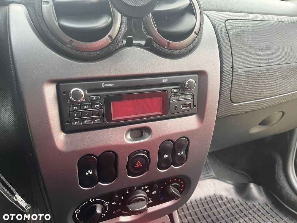 Dacia Duster dCi 90 FAP 4x2 Ambiance - 8