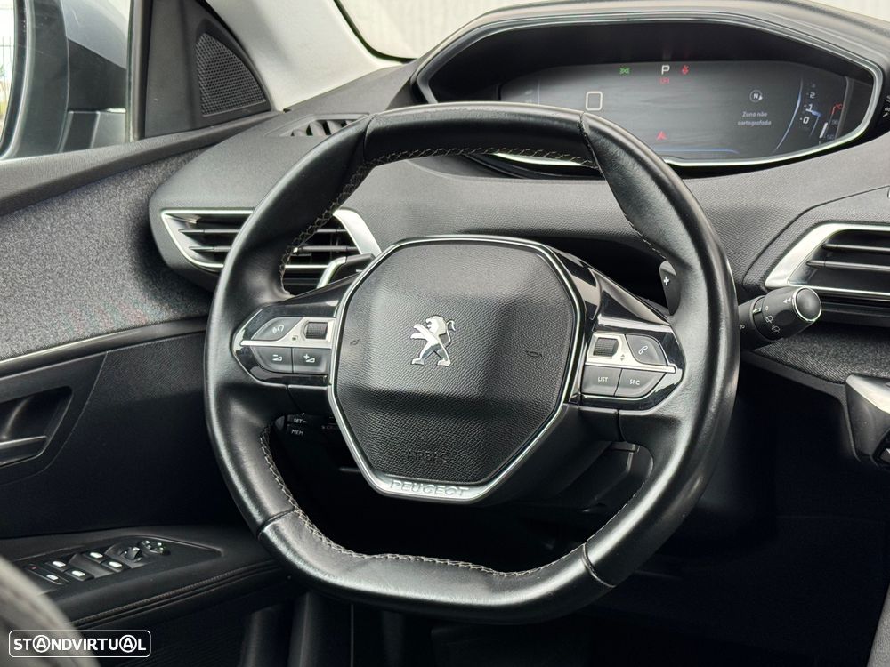 Peugeot 3008 1.6 BlueHDi Allure EAT6 J18 - 17