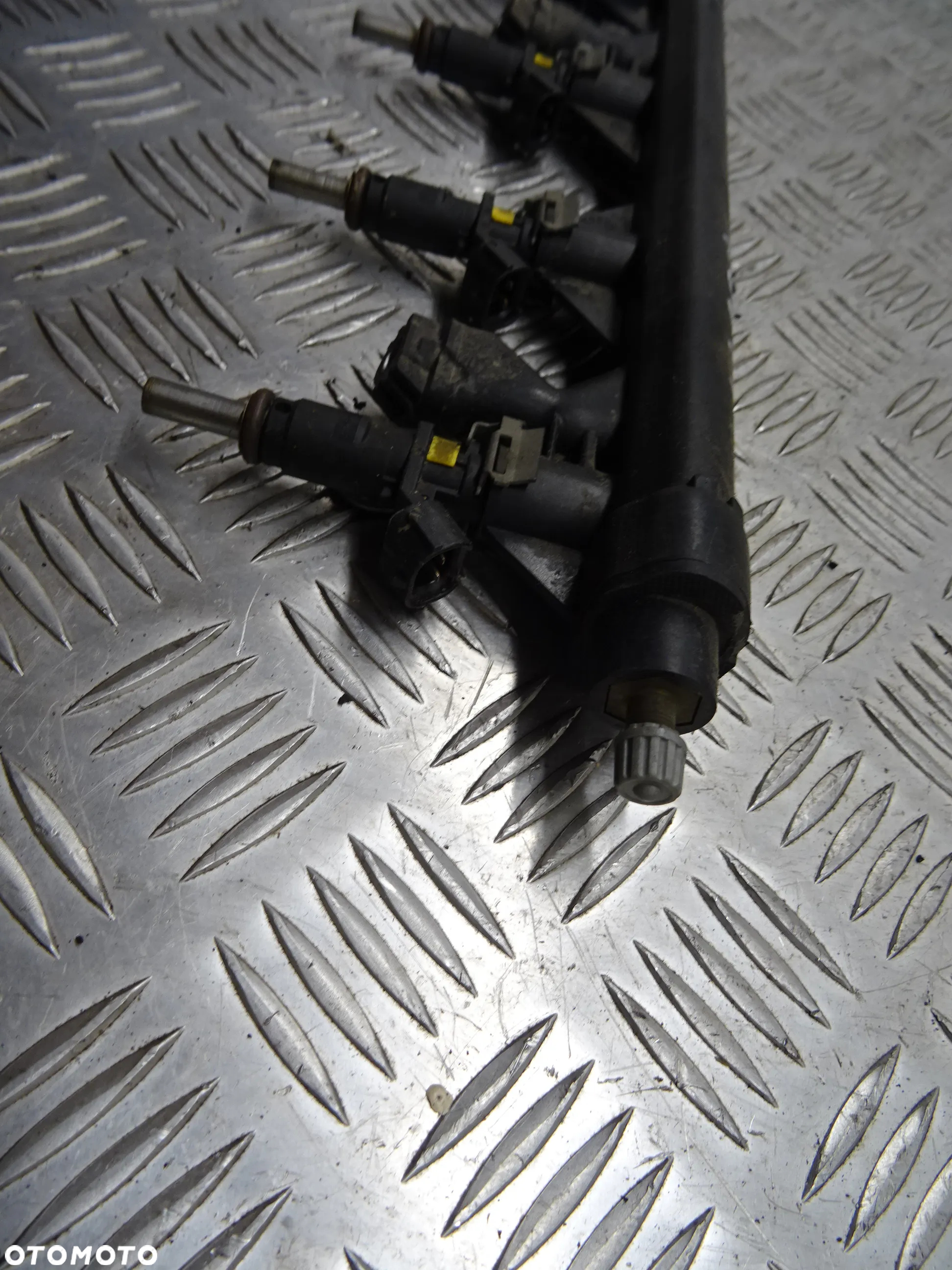 PEUGEOT 207 1.6B LISTWA WTRYSKOWA V7575645 - 3