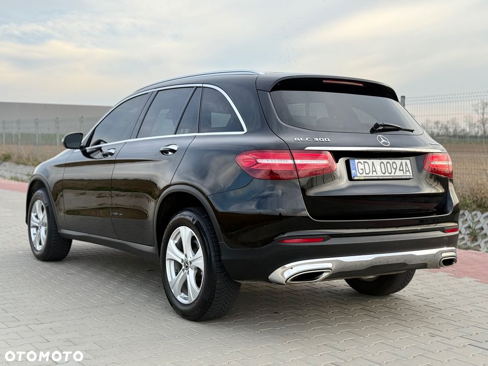 Mercedes-Benz GLC 300 4-Matic - 4