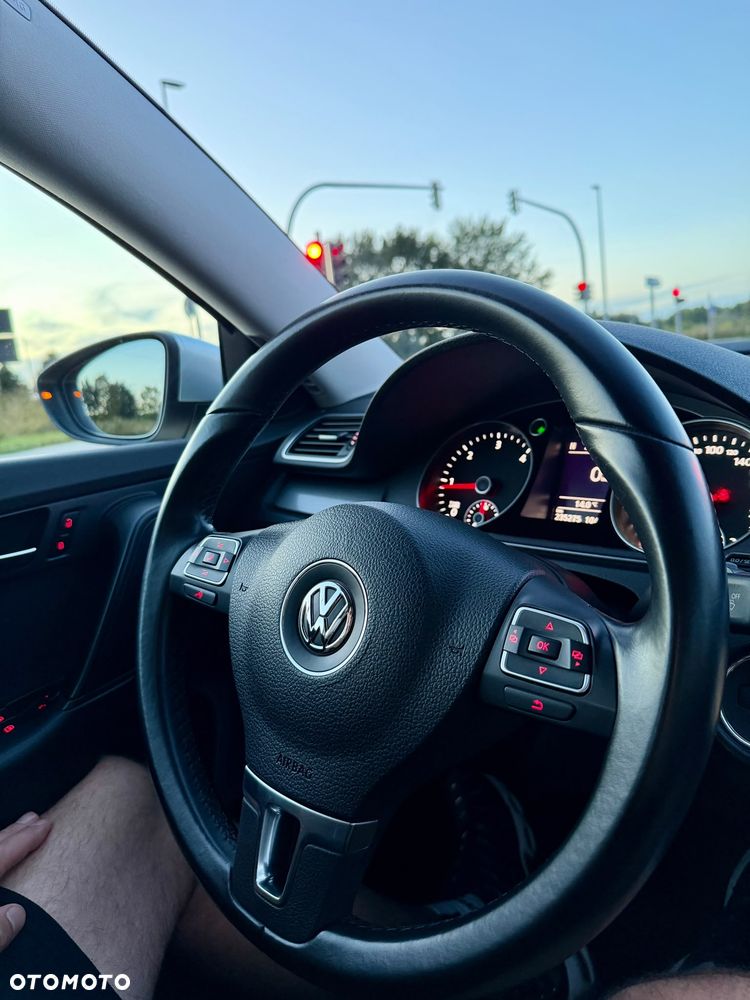 Volkswagen Passat 2.0 TDI Comfortline - 19