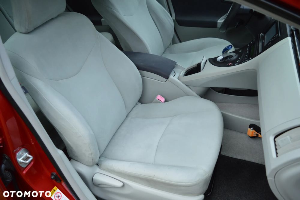 Toyota Prius 1.8 HSD Prestige - 27
