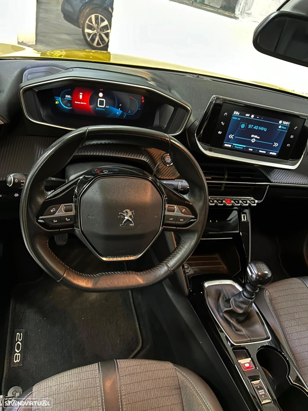 Peugeot 208 - 13