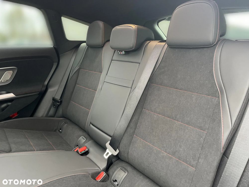 Mercedes-Benz CLA - 20