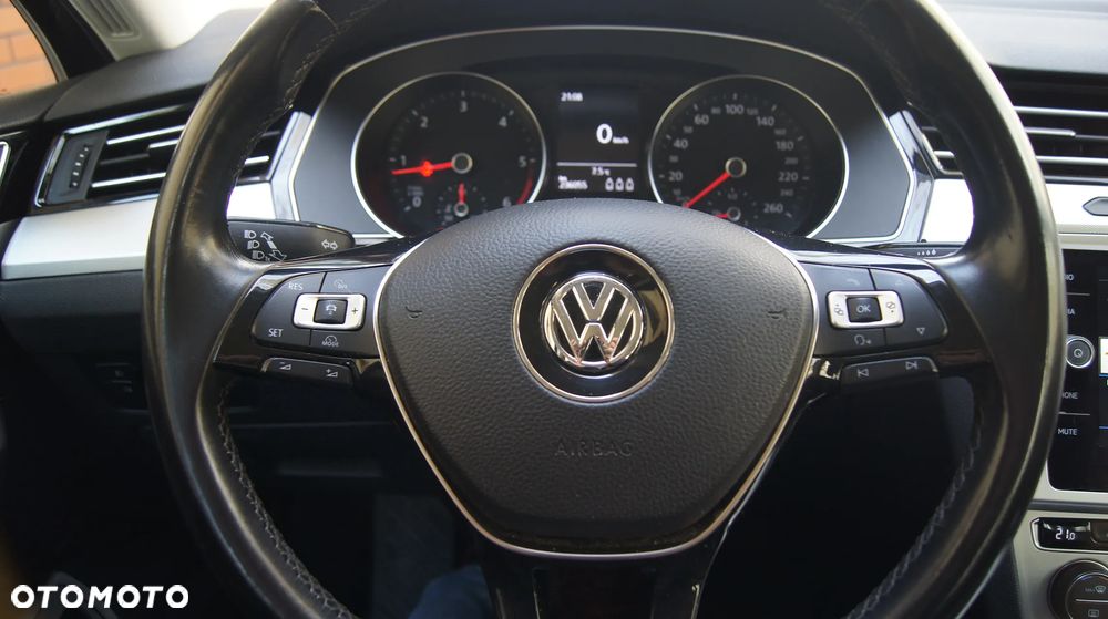 Volkswagen Passat 2.0 TDI (BlueMotion Technology) Comfortline - 11