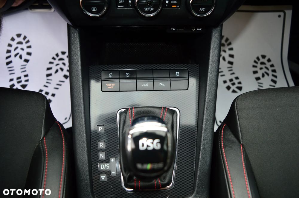 Skoda Octavia 2.0 TDI DSG RS - 30