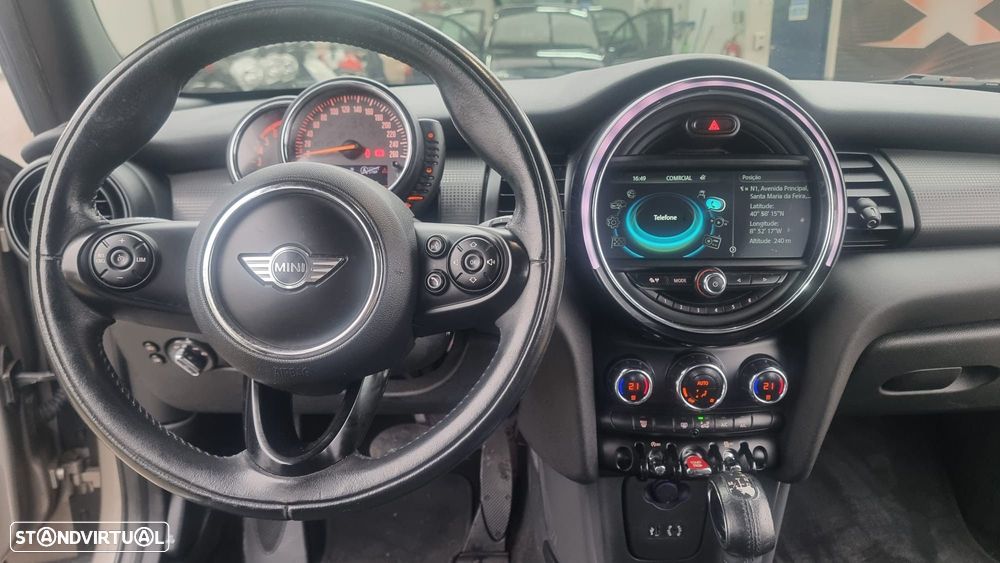 MINI 5 Portas Cooper D Auto - 8