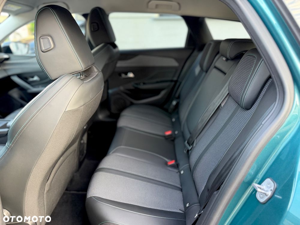 Peugeot 308 1.6 Hybrid PHEV Allure EAT8 - 12