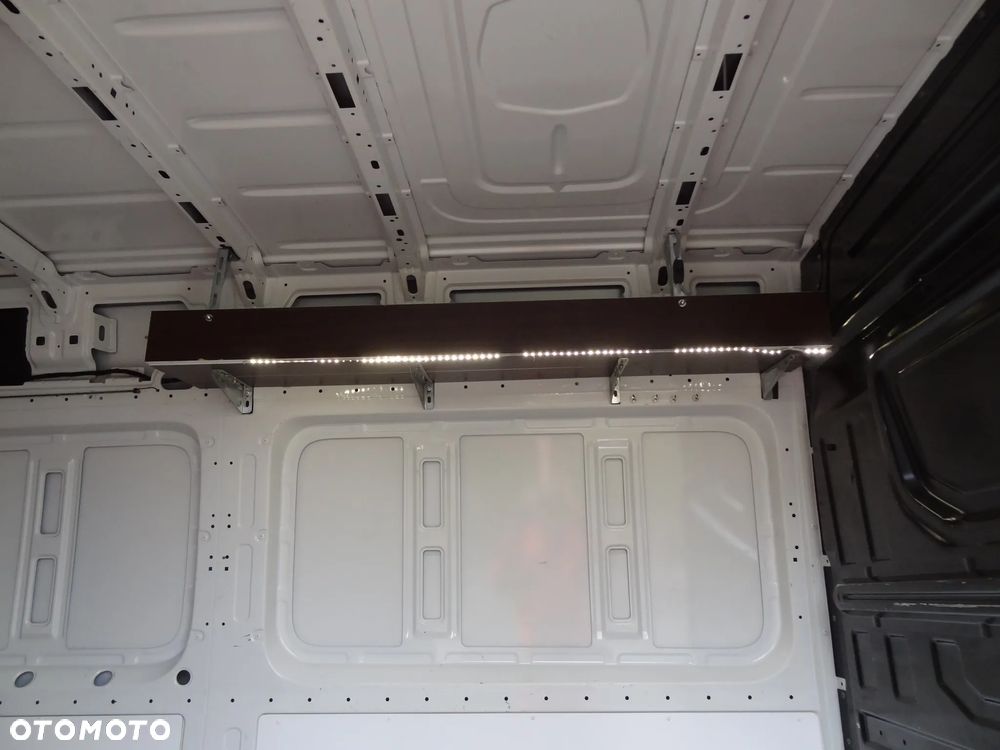 Volkswagen Crafter 2 L2H2 Furgon 35 Średni - 18