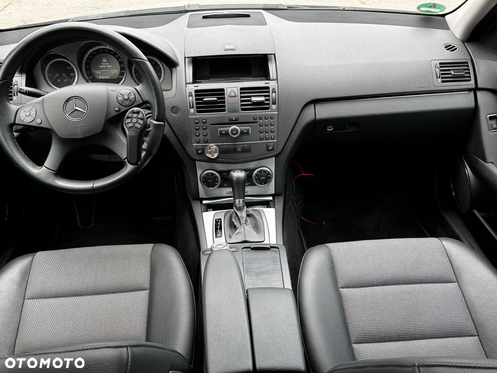Mercedes-Benz Klasa C 180 CGI Automatik BlueEFFICIENCY Avantgarde - 13