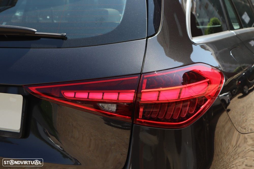 Mercedes-Benz C 300 e AMG Line - 13