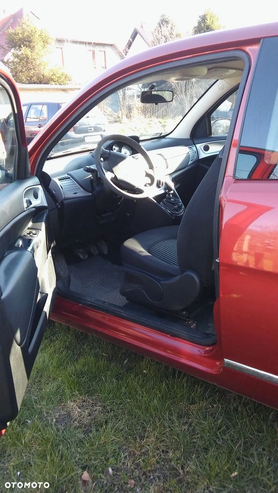 Lancia Ypsilon 1.4 8V Oro (4 os.) - 9
