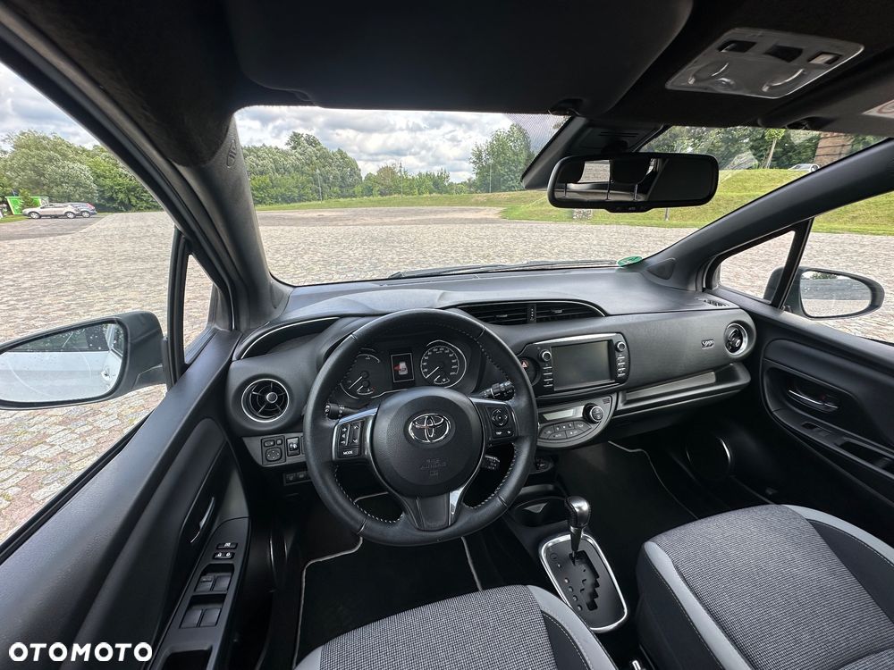 Toyota Yaris - 16
