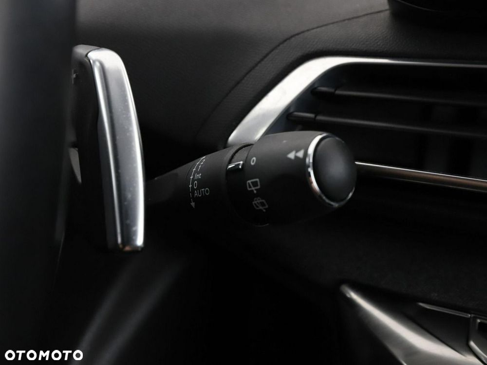 Peugeot 3008 1.6 PureTech Hybrid PHEV Allure Pack S&S EAT8 - 36