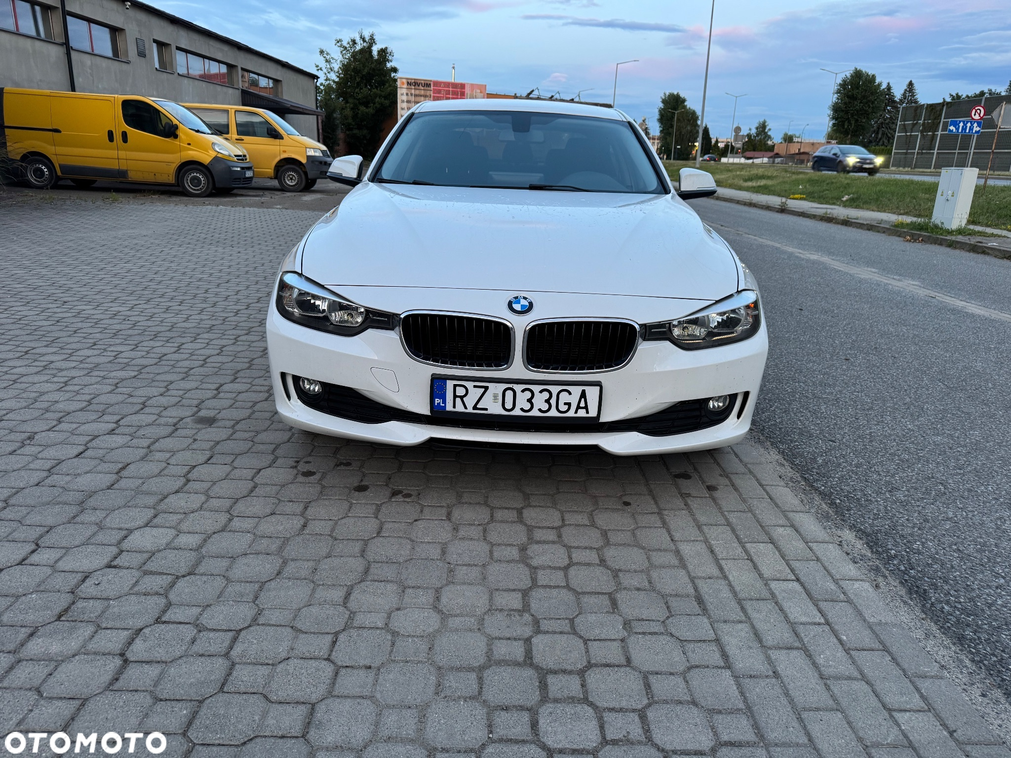 BMW Seria 3 316d - 11