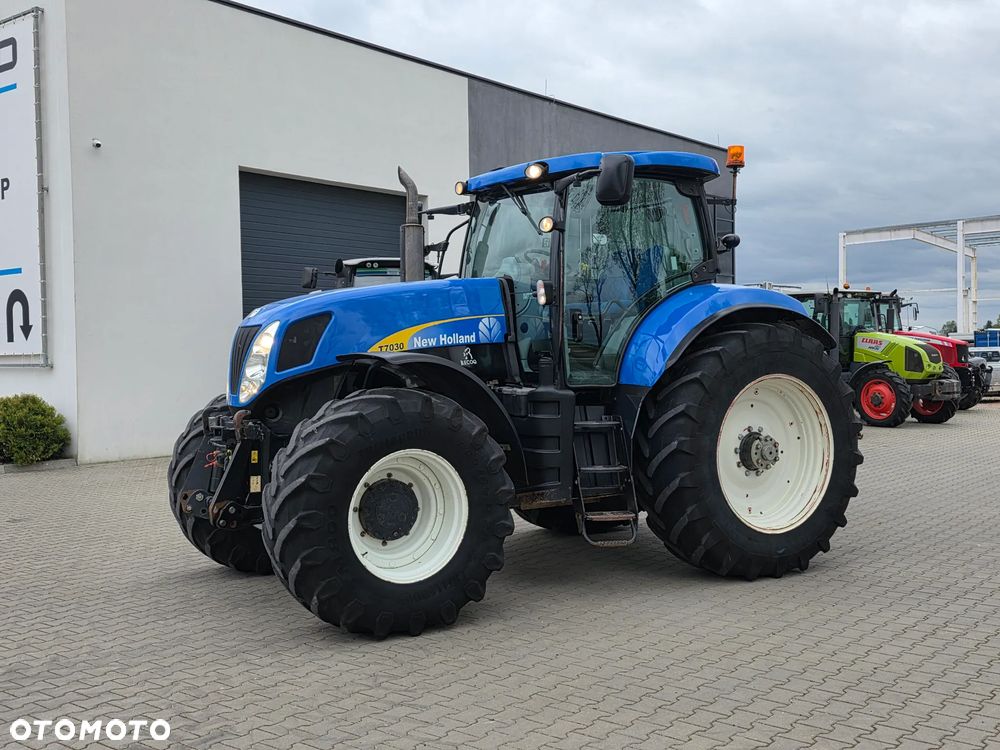 New Holland T7030 PC 2011R - 30