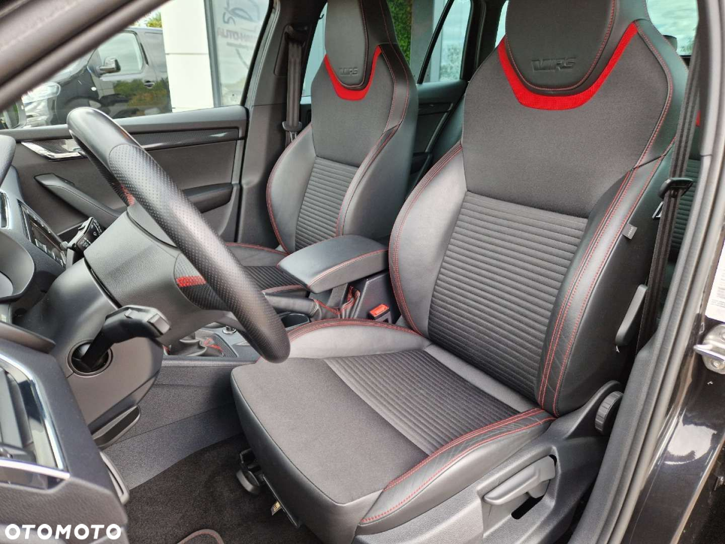Skoda Octavia Combi 2.0 TDI RS - 10