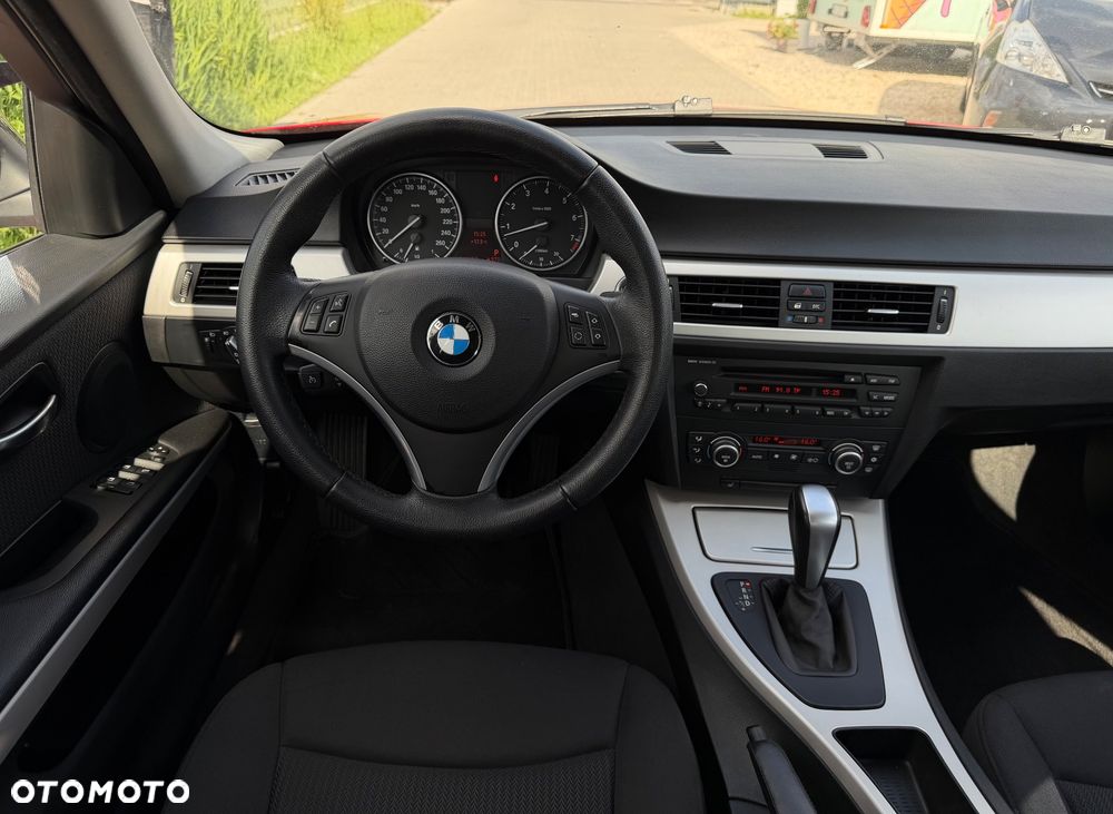 BMW Seria 3 320i Edition Sport - 13