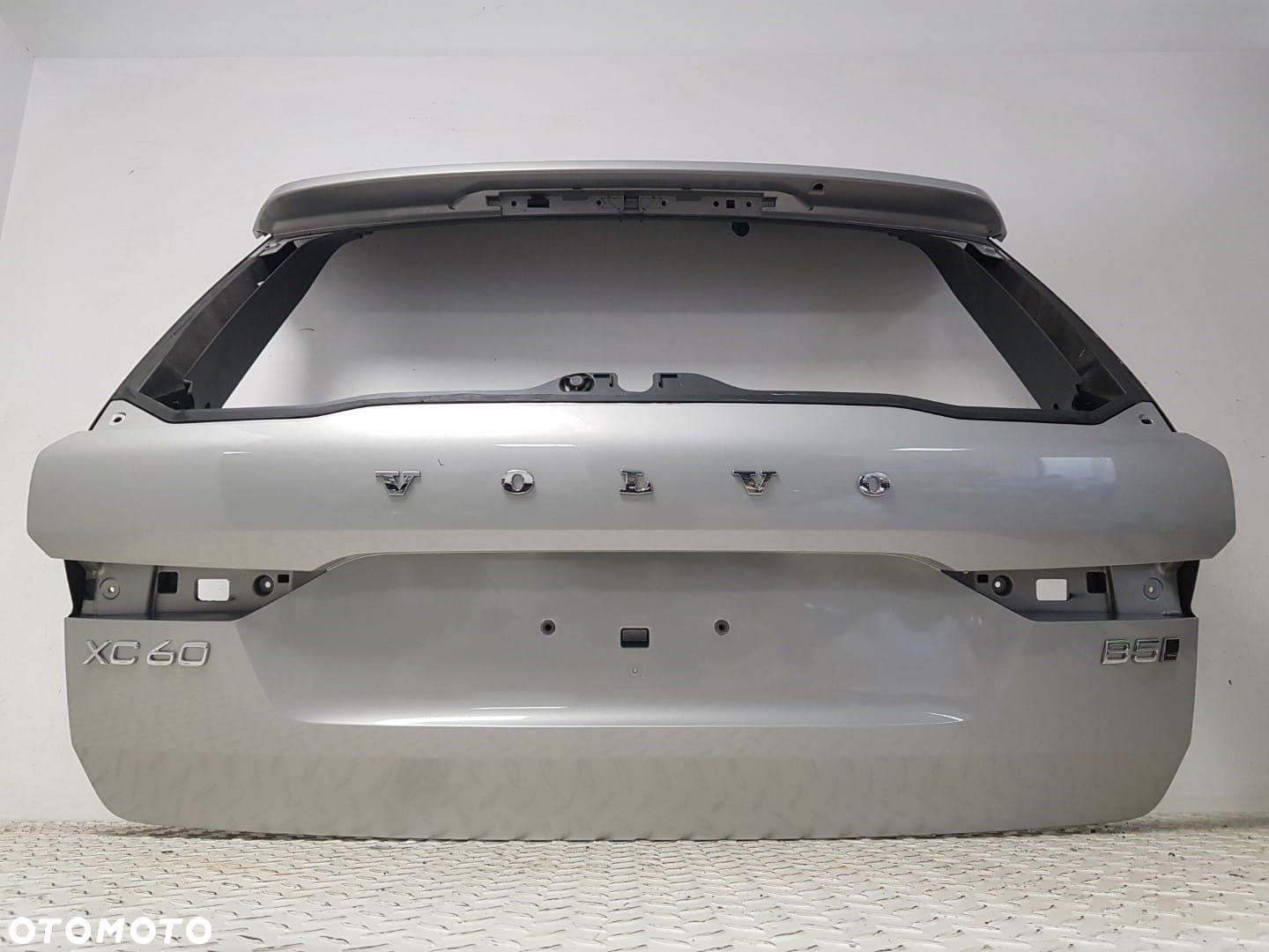 ŁADNA KLAPA BAGAŻNIKA TYŁ TYLNA VOLVO XC-60 XC60 II 2 17-25 31420451 KOLOR 735 - 4