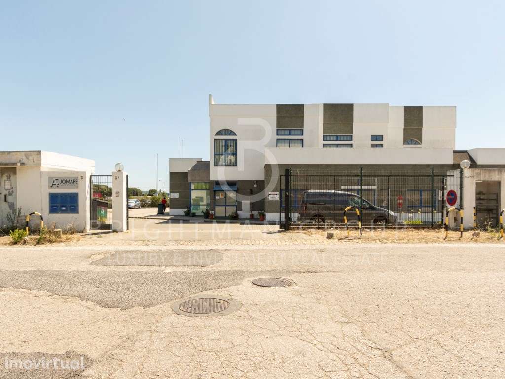 Prédio Comercial, com estacionamento, Rio de Mouro, Sintra - Grande imagem: 4/30