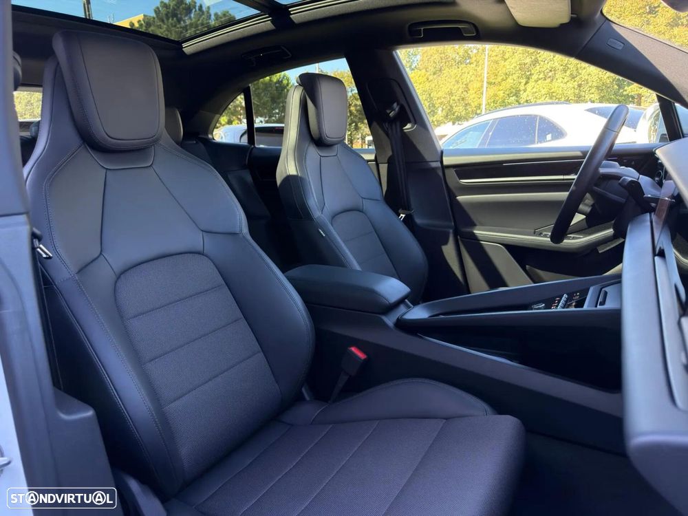 Porsche Macan Electric 4 - 23