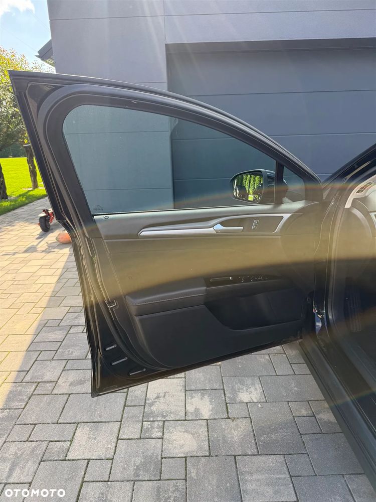 Ford Mondeo - 12