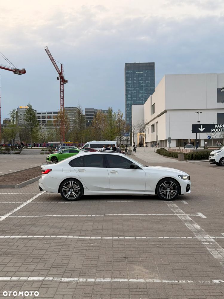 BMW Seria 3 330i M Sport - 10