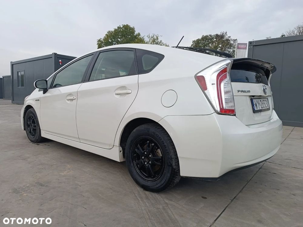 Toyota Prius - 5