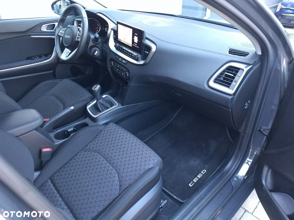 Kia Ceed 1.5 T-GDI S - 28