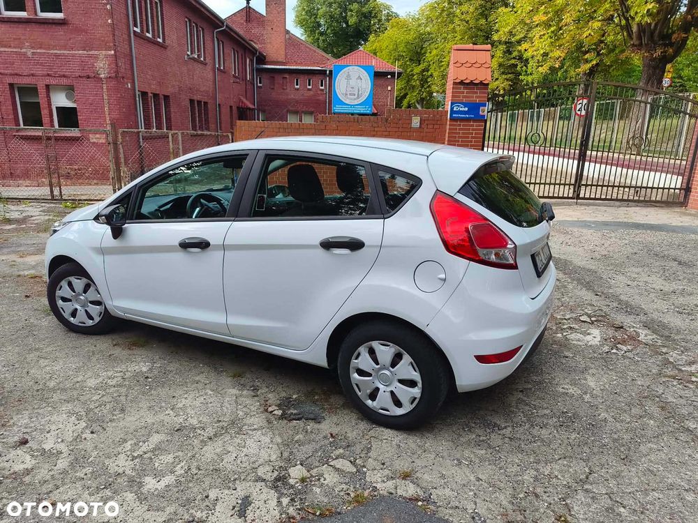 Ford Fiesta - 2