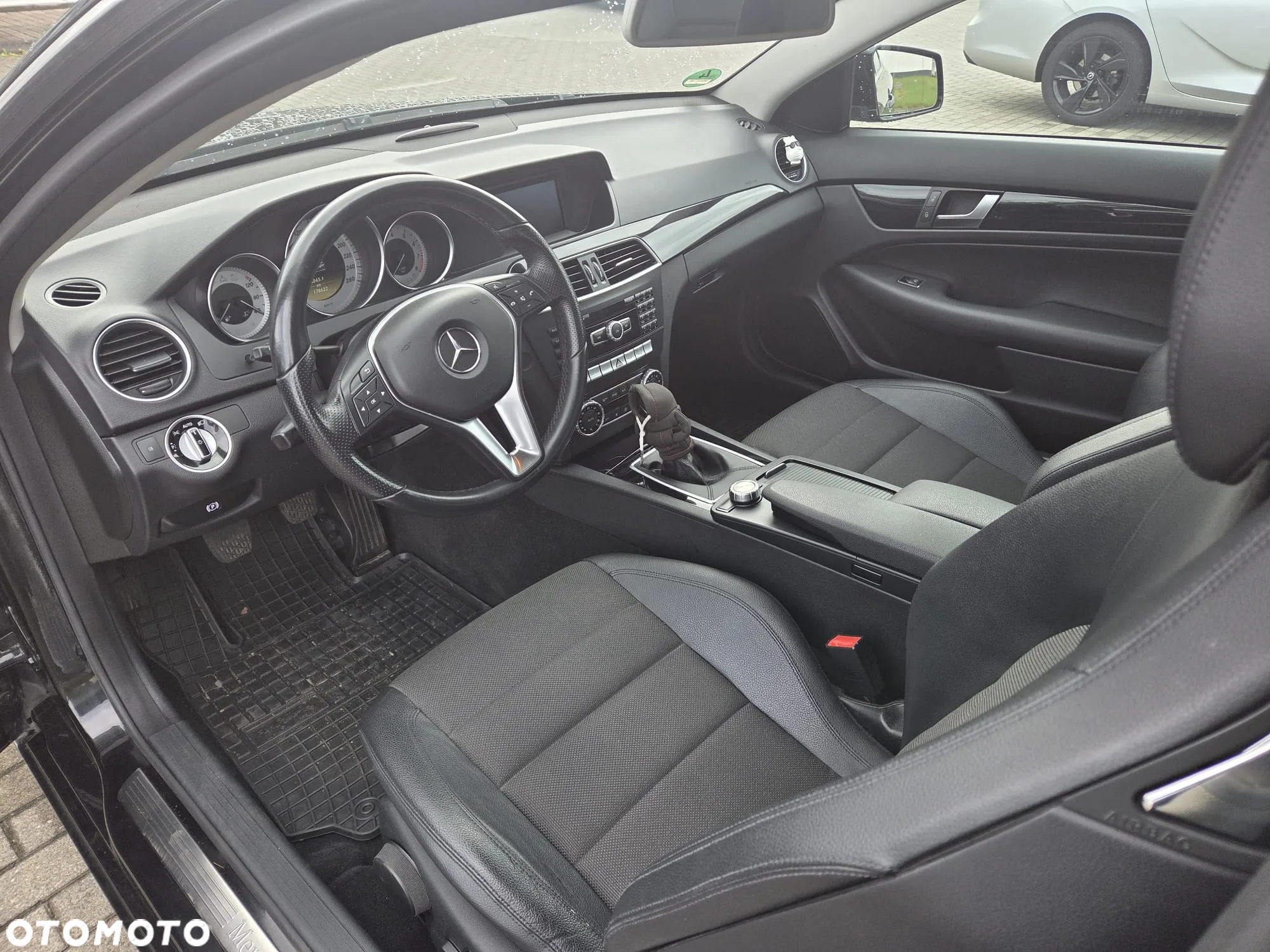 Mercedes-Benz Klasa C 180 Coupe BlueEFFICIENCY - 8