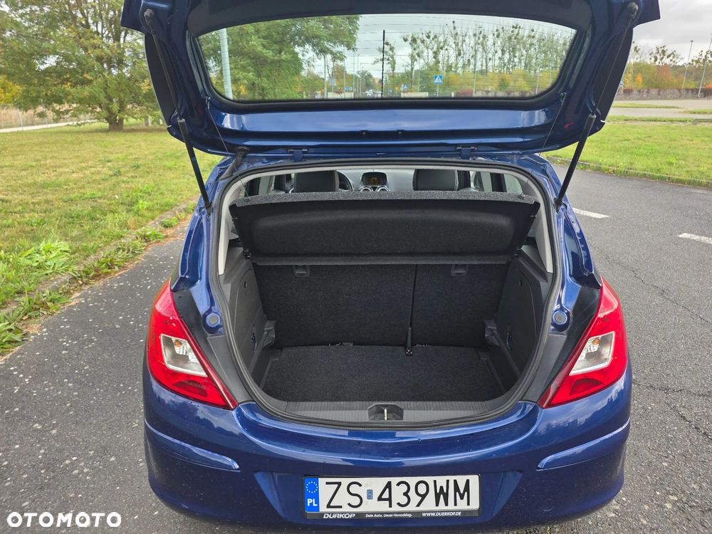 Opel Corsa 1.4 16V Cosmo - 18