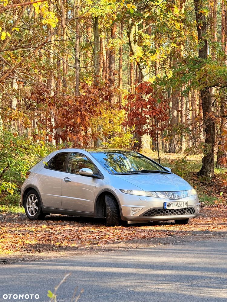 Honda Civic 1.8 Executive NAVI - 6