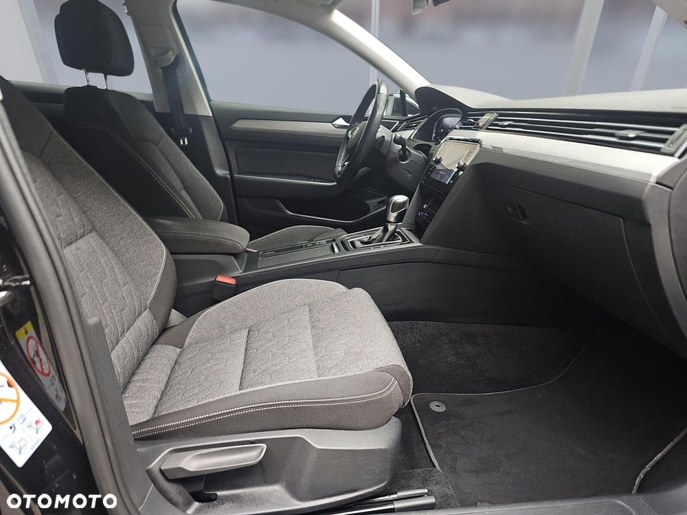 Volkswagen Passat Variant - 11