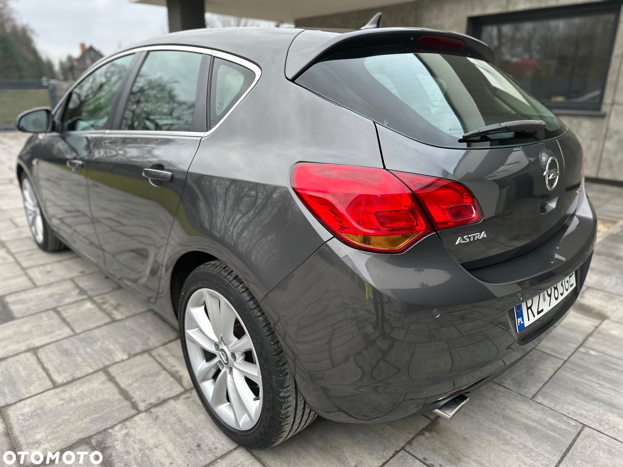 Opel Astra IV 2.0 CDTI Cosmo - 9