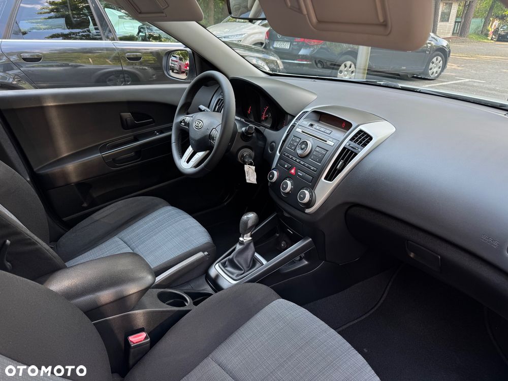 Kia Ceed 1.4 CVVT Attract - 17