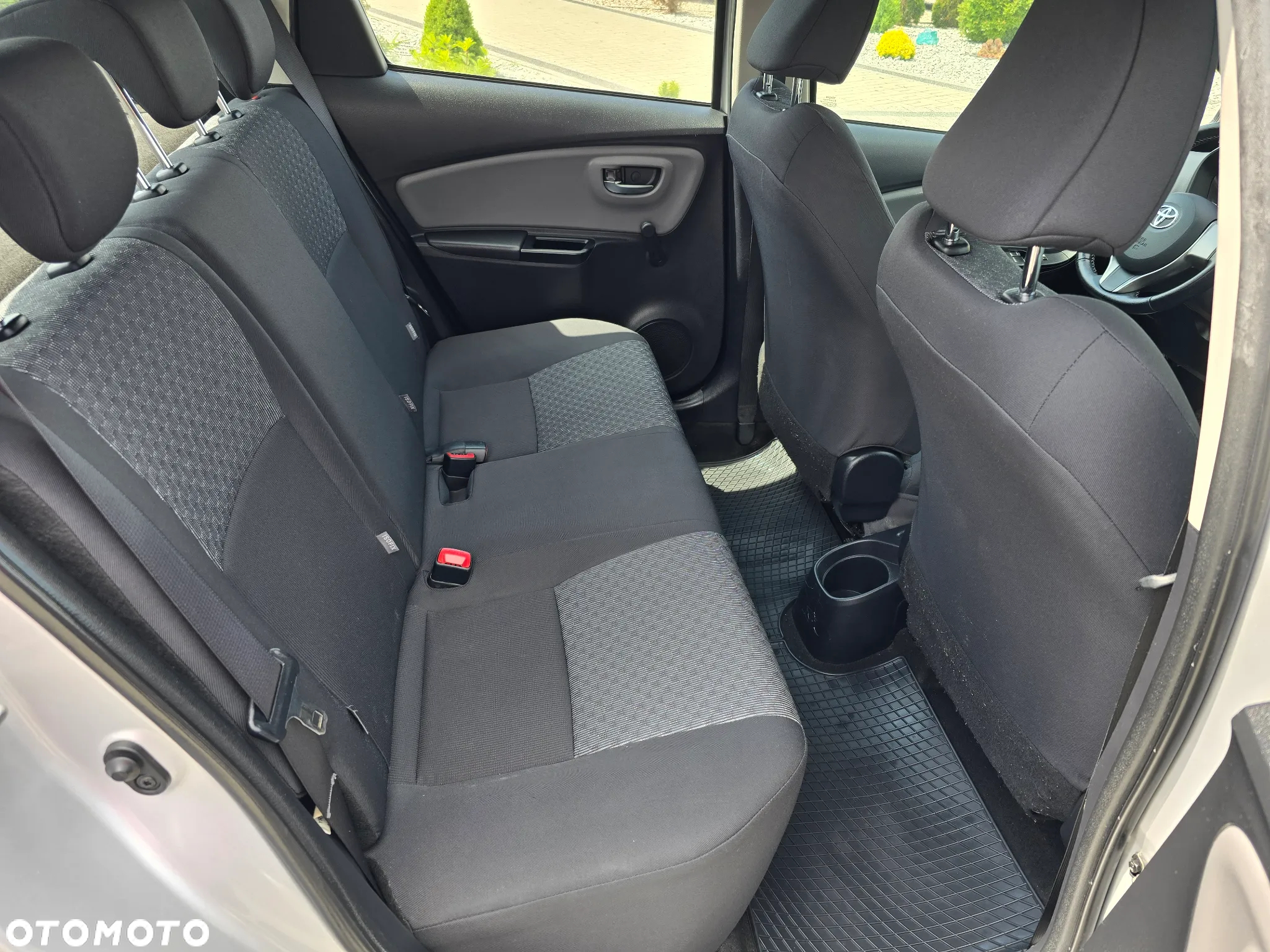 Toyota Yaris 1.0 Active EU6 - 18