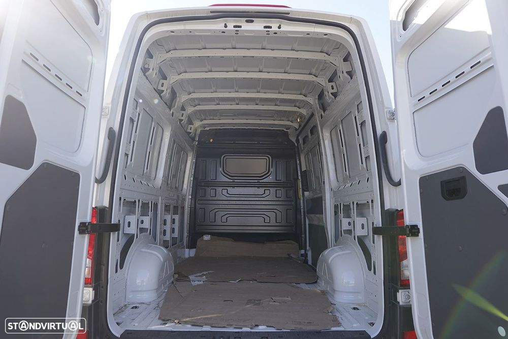VW crafter 35 2.0 tdi l3h3 médio ta aut. - 19