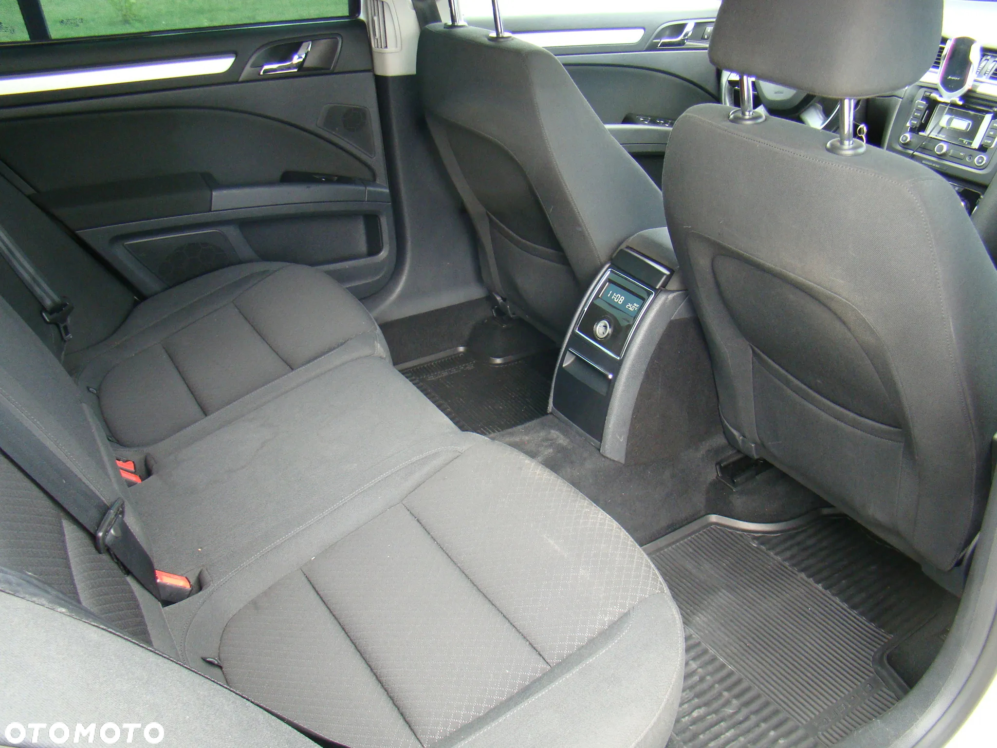 Skoda Superb 2.0 TDI Ambition DSG - 32