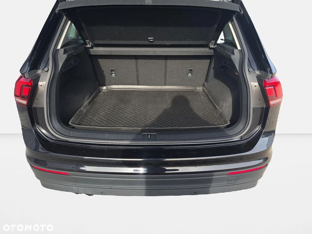 Volkswagen Tiguan - 11