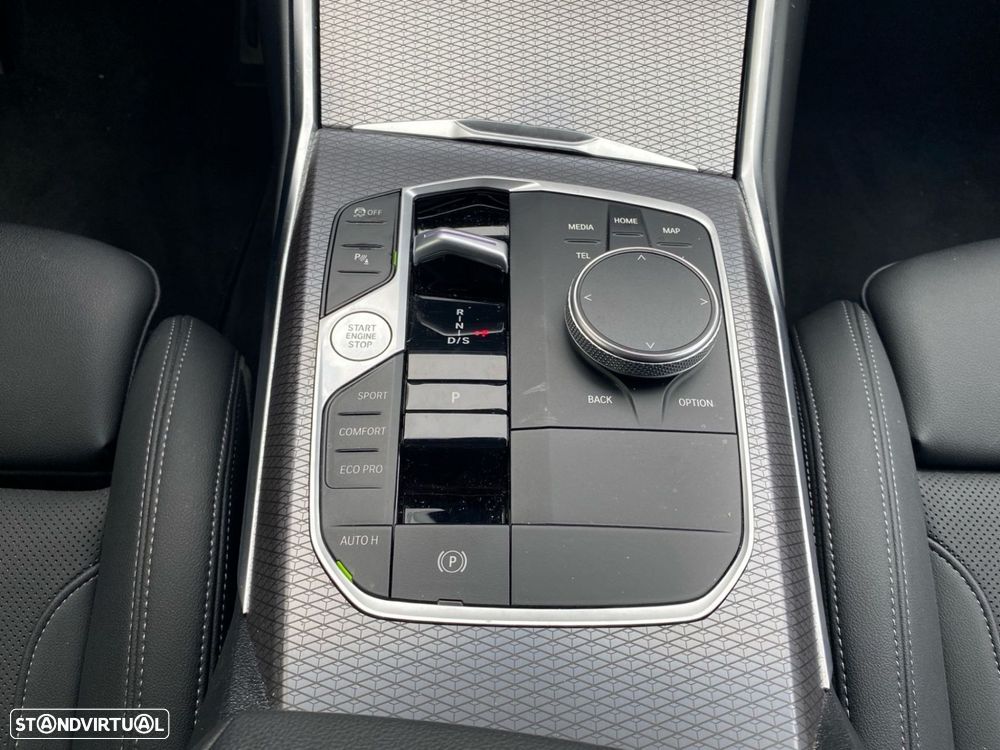BMW 320 d Pack Desportivo M Auto - 12