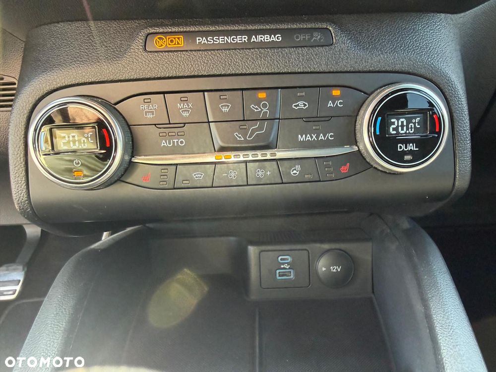Ford Focus 1.0 EcoBoost mHEV ST-Line - 25