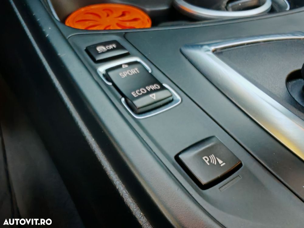 BMW Seria 3 318d Aut. Luxury Line - 17