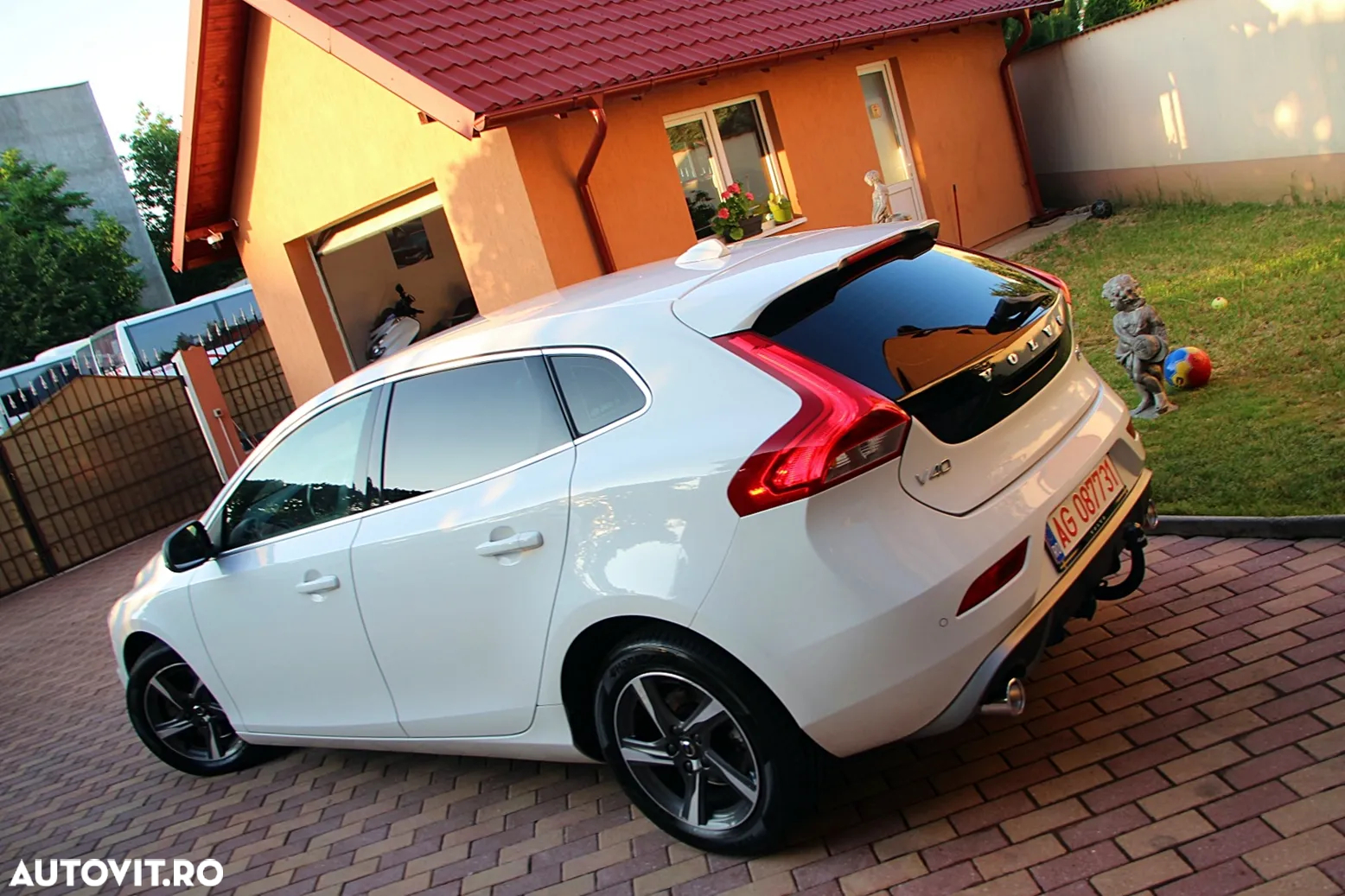 Volvo V40 D3 Geartronic RDesign - 13