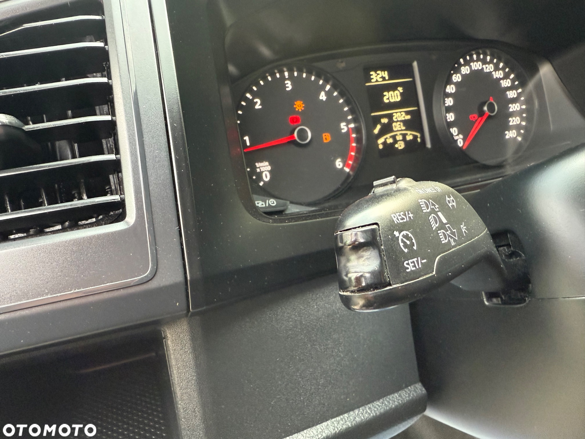 Volkswagen Transporter - 4